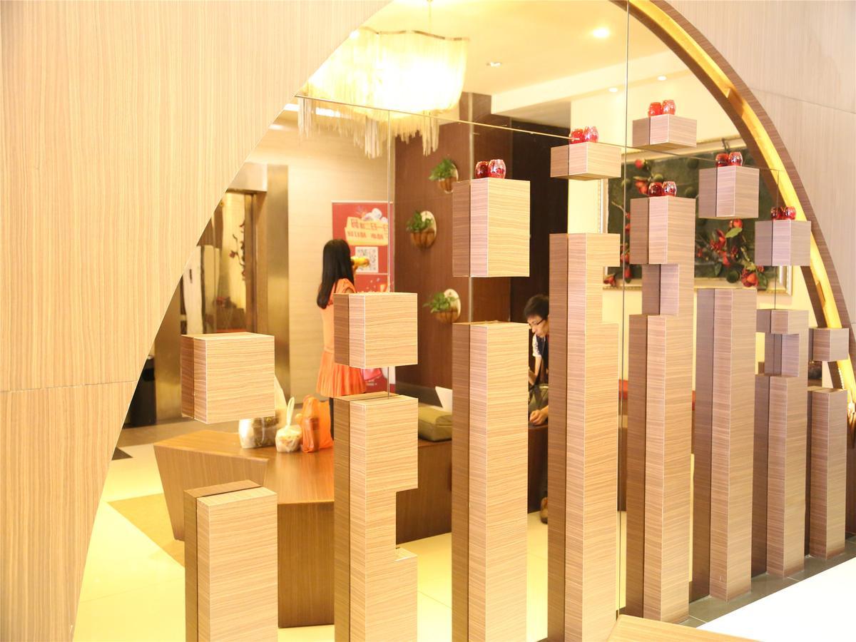 V8 Hotel Xilang Subway Branch Guangzhou Exterior foto